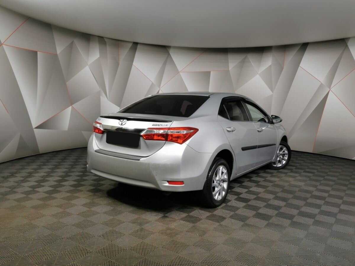 Toyota Corolla с пробегом — 2013 год. Фото: #1
