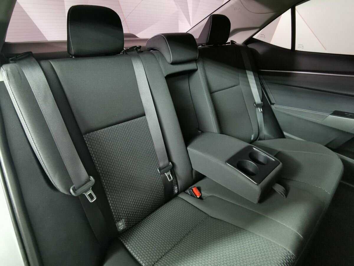 Toyota Corolla с пробегом — 2013 год. Фото: #12