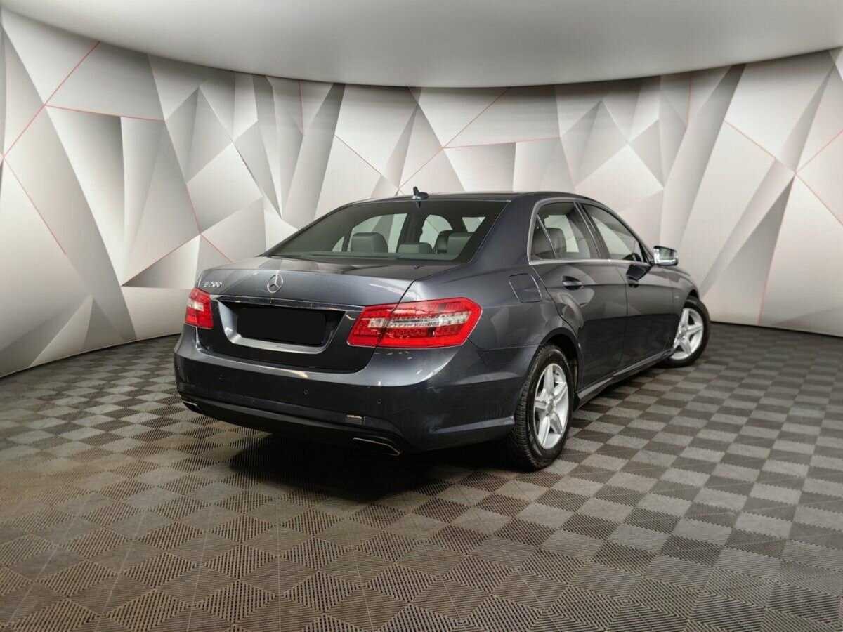 Mercedes-Benz E-Класс с пробегом — 2012 год. Фото: #1