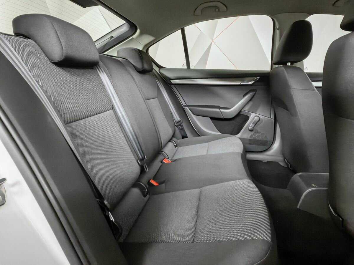 Skoda Octavia с пробегом — 2015 год. Фото: #11