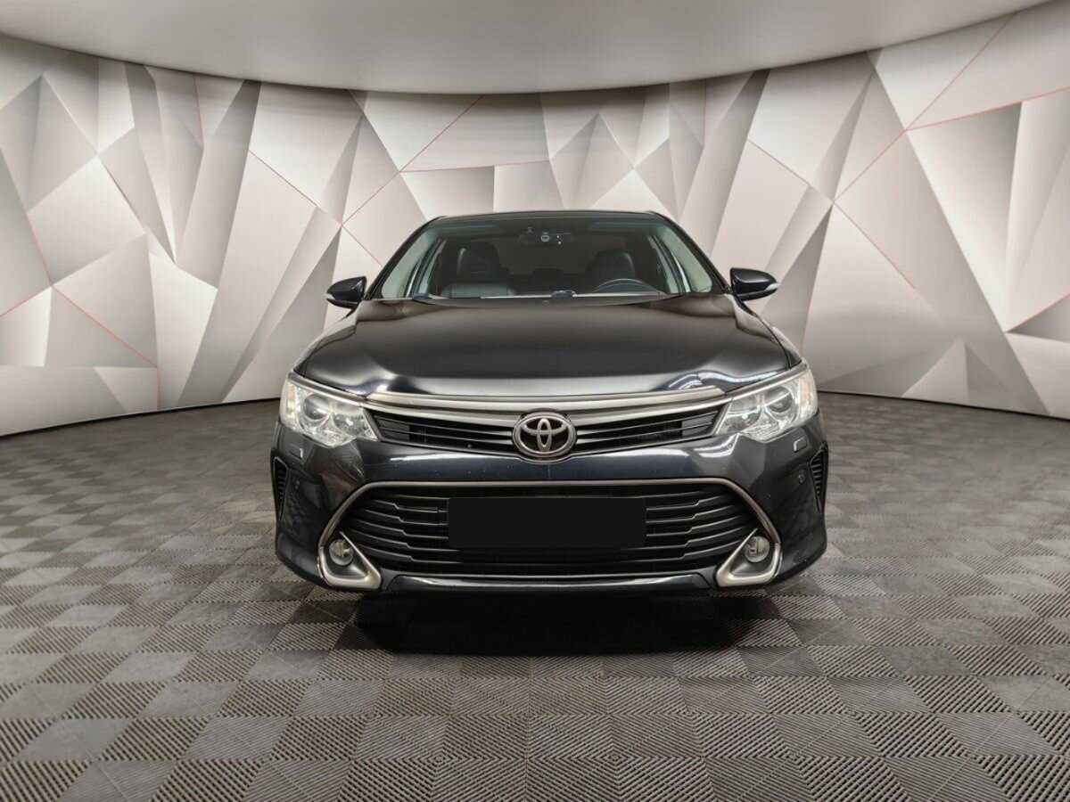 Toyota Camry с пробегом — 2015 год. Фото: #6