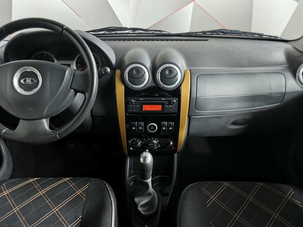 Lada (ВАЗ) Largus с пробегом — 2015 год. Фото: #10