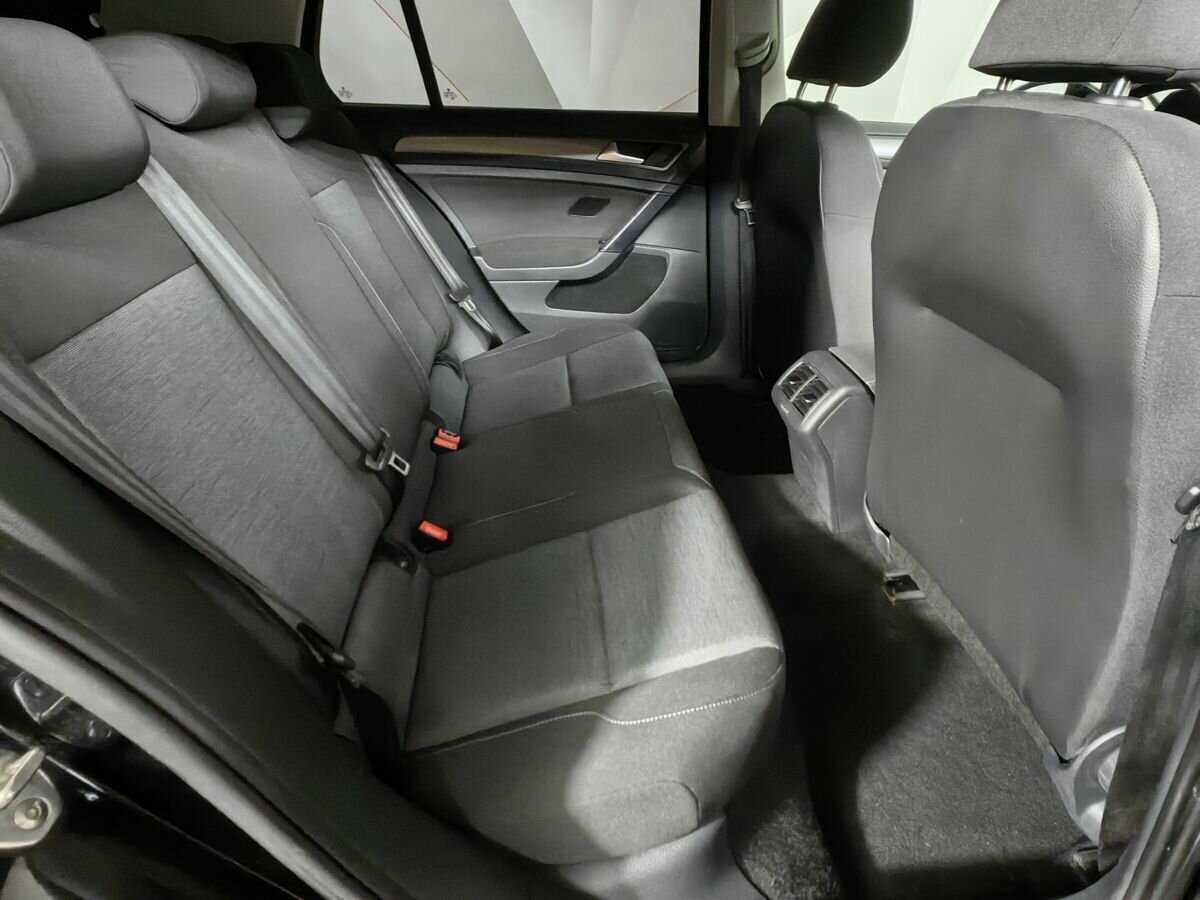 Volkswagen Golf с пробегом — 2013 год. Фото: #11