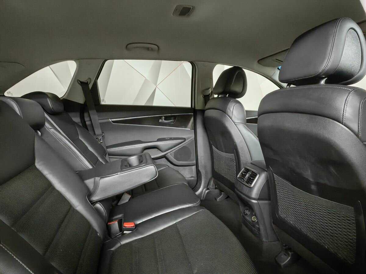 Kia Sorento с пробегом — 2017 год. Фото: #11