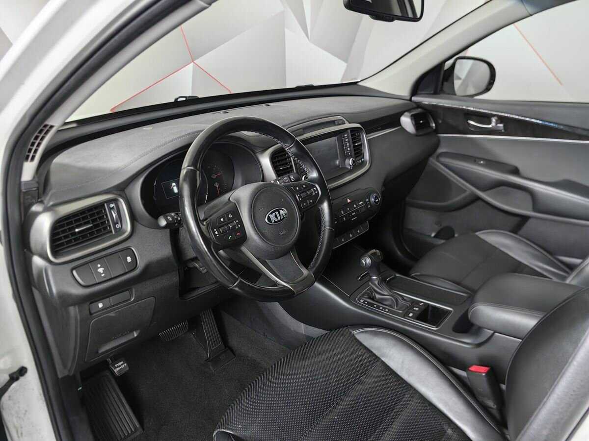 Kia Sorento с пробегом — 2017 год. Фото: #13