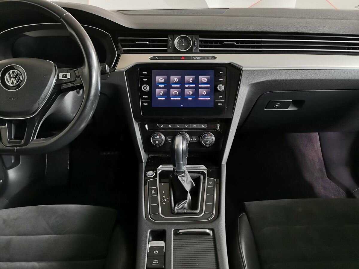 Volkswagen Passat с пробегом — 2018 год. Фото: #10