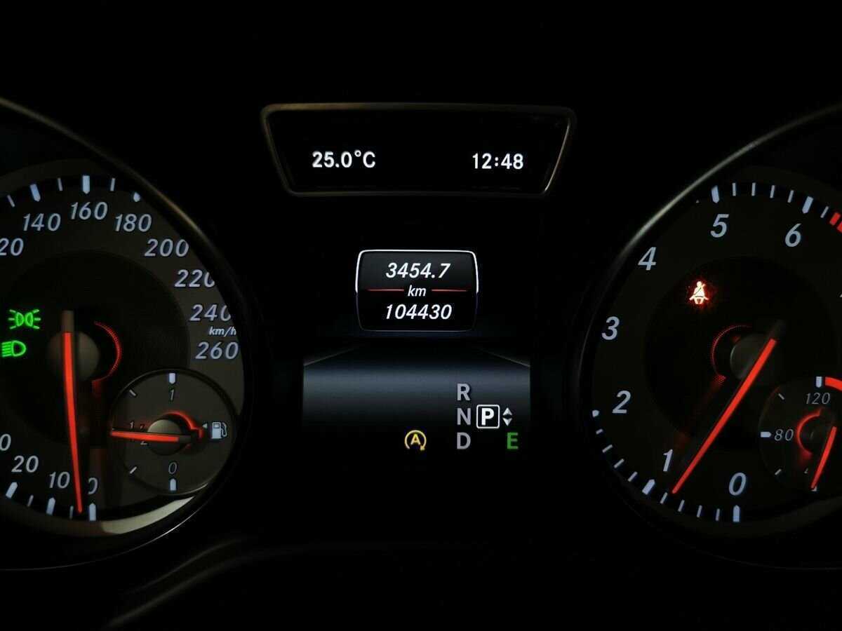 Mercedes-Benz CLA с пробегом — 2014 год. Фото: #15