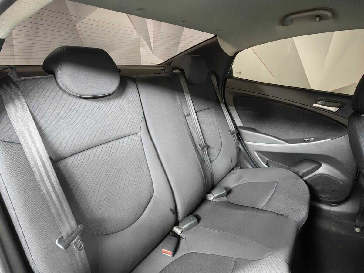 Hyundai Solaris с пробегом — 2014 год. Фото: #12