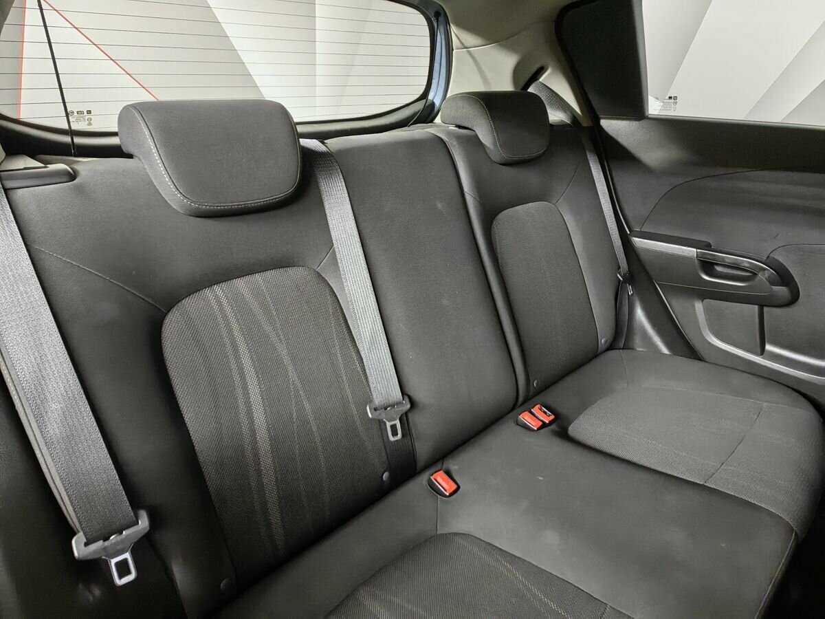 Chevrolet Aveo с пробегом — 2012 год. Фото: #12