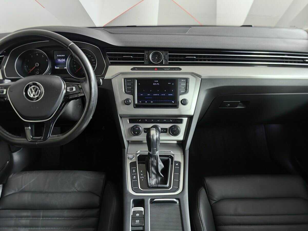 Volkswagen Passat с пробегом — 2017 год. Фото: #10