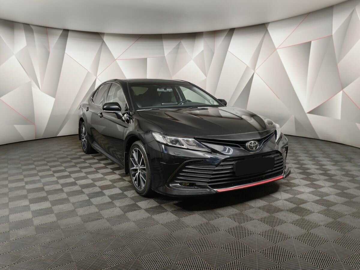 Toyota Camry с пробегом — 2021 год. Фото: #2