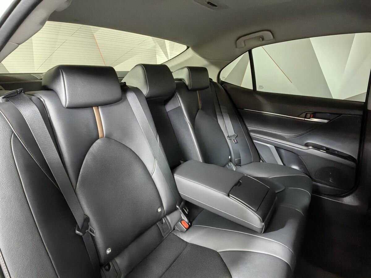 Toyota Camry с пробегом — 2020 год. Фото: #12