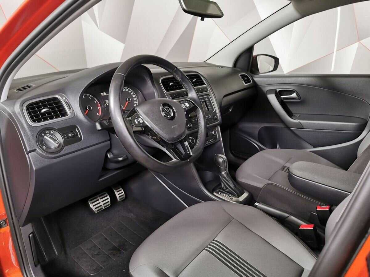 Volkswagen Polo с пробегом — 2016 год. Фото: #13