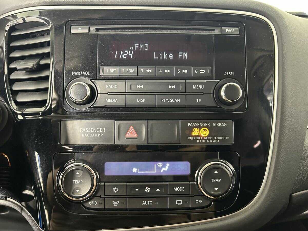 Mitsubishi Outlander с пробегом — 2015 год. Фото: #10