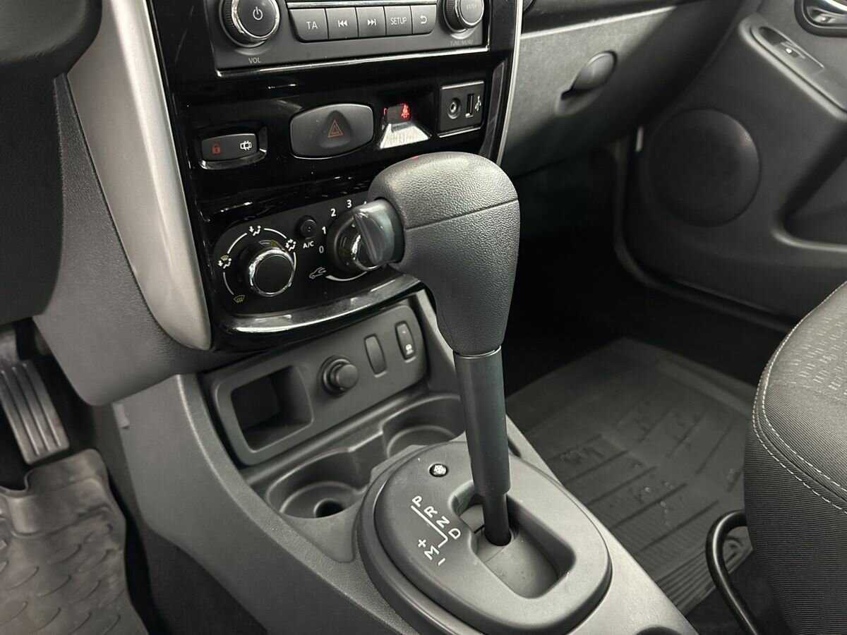 Nissan Terrano с пробегом — 2015 год. Фото: #12