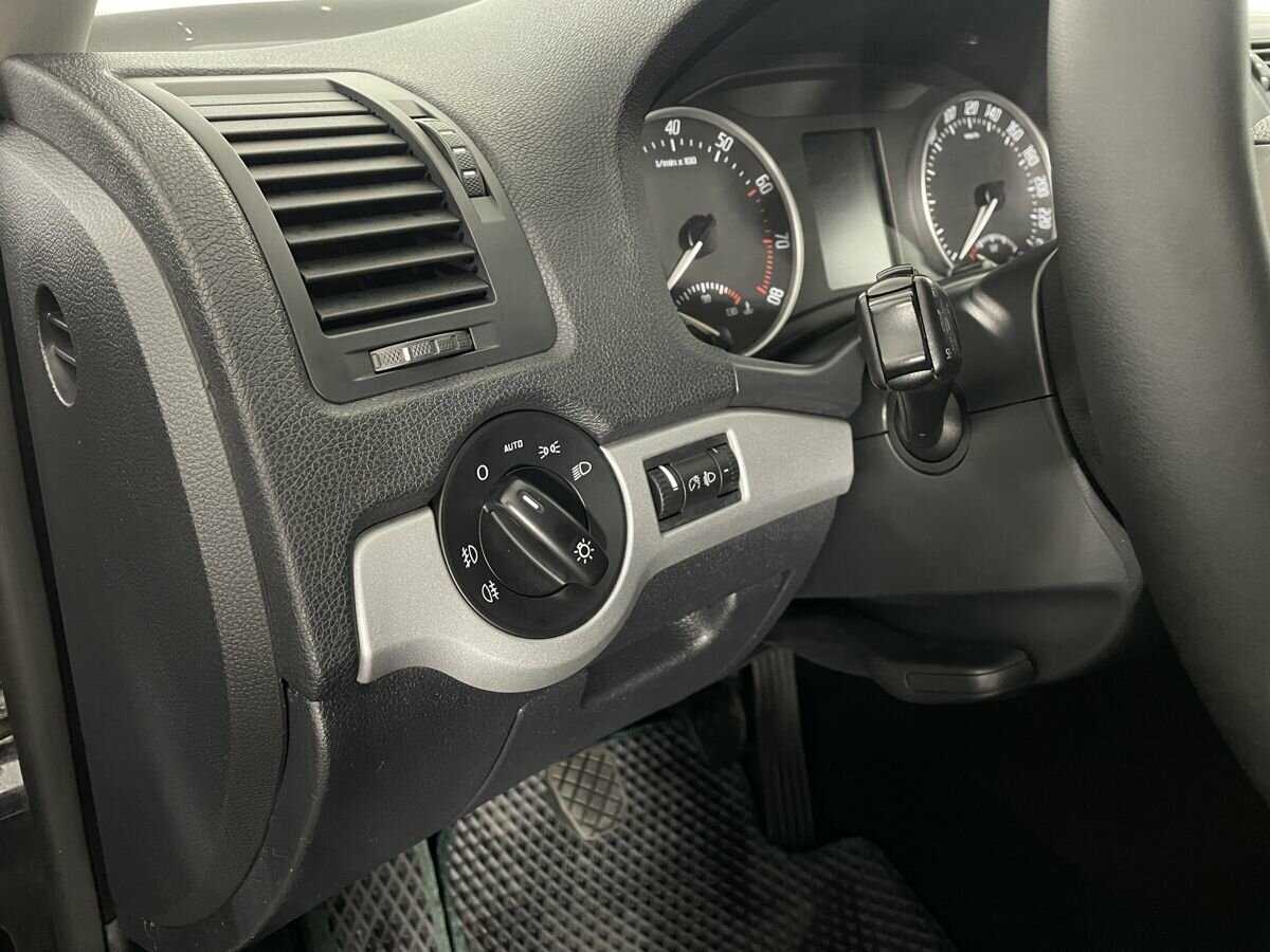 Skoda Octavia с пробегом — 2012 год. Фото: #8
