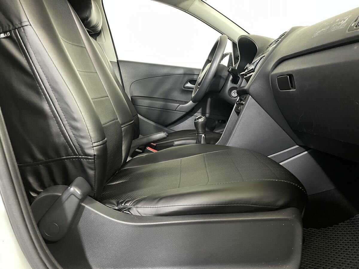 Volkswagen Polo с пробегом — 2017 год. Фото: #13