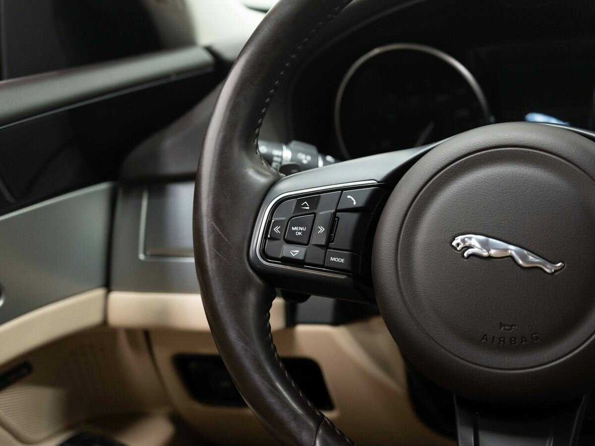 Jaguar XF с пробегом — 2017 год. Фото: #17