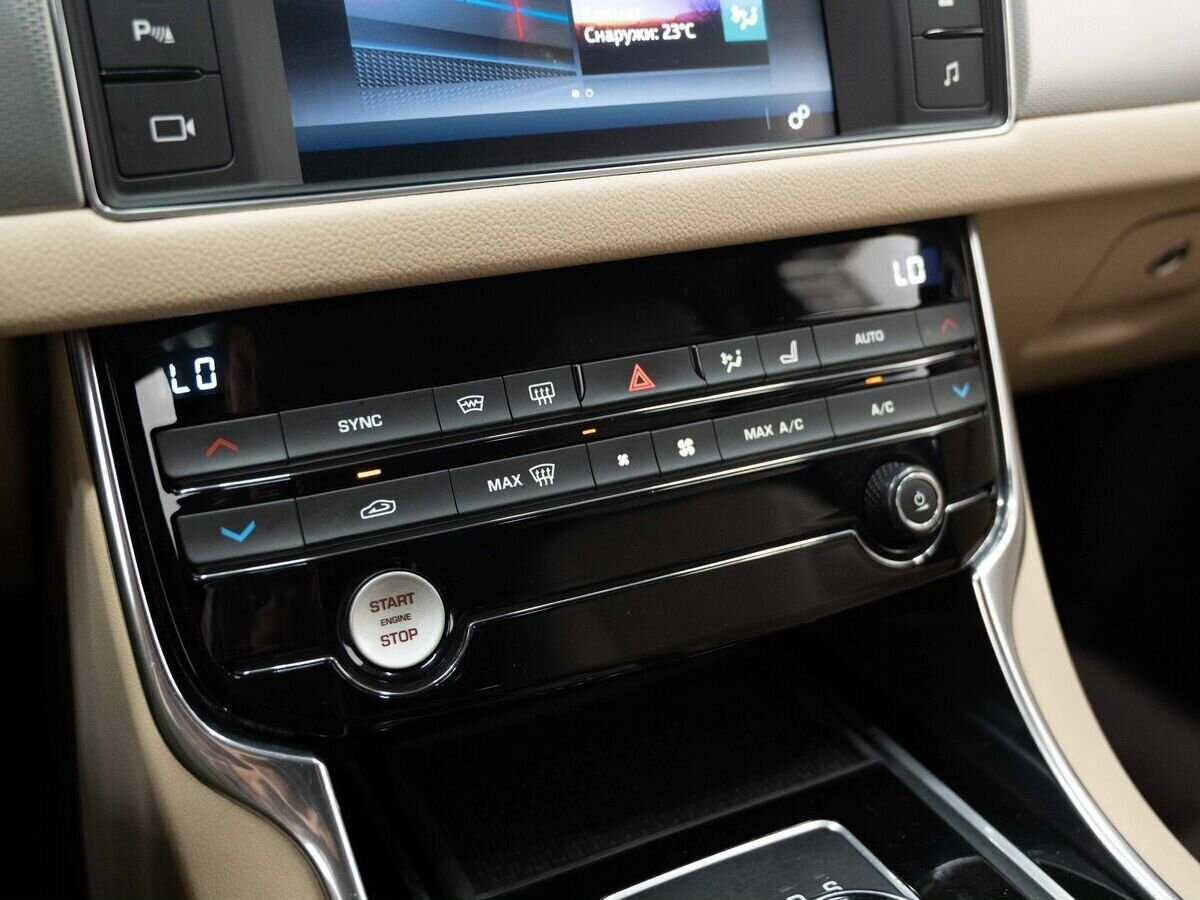Jaguar XF с пробегом — 2017 год. Фото: #22
