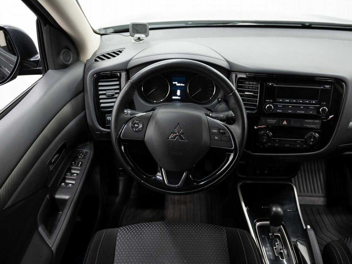 Mitsubishi Outlander с пробегом — 2018 год. Фото: #13