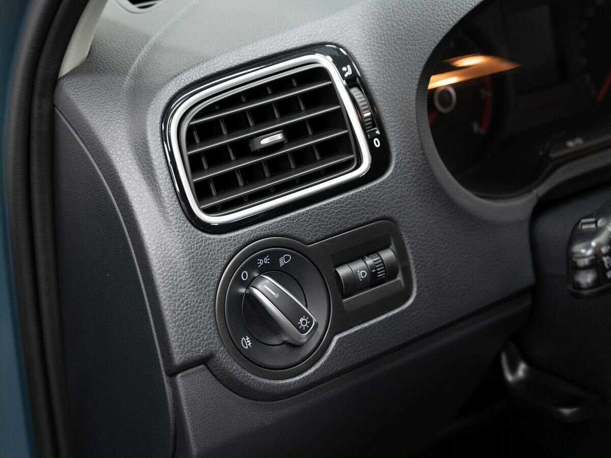 Volkswagen Polo с пробегом — 2019 год. Фото: #19