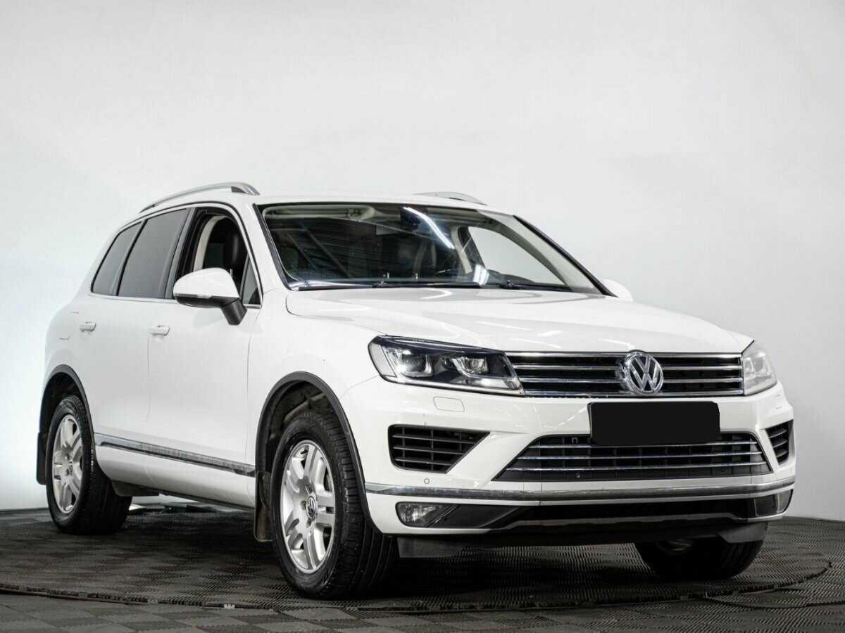 Volkswagen Touareg с пробегом — 2015 год. Фото: #2