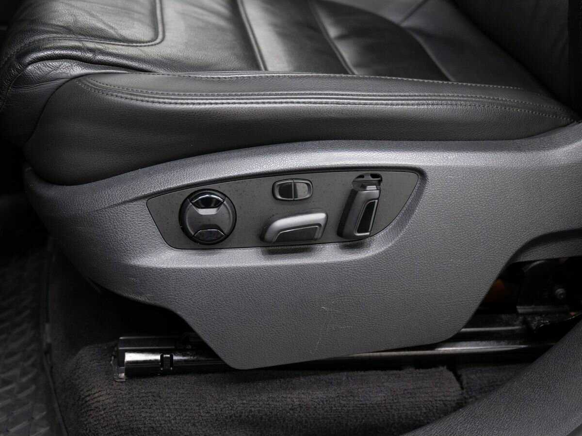 Volkswagen Touareg с пробегом — 2015 год. Фото: #15