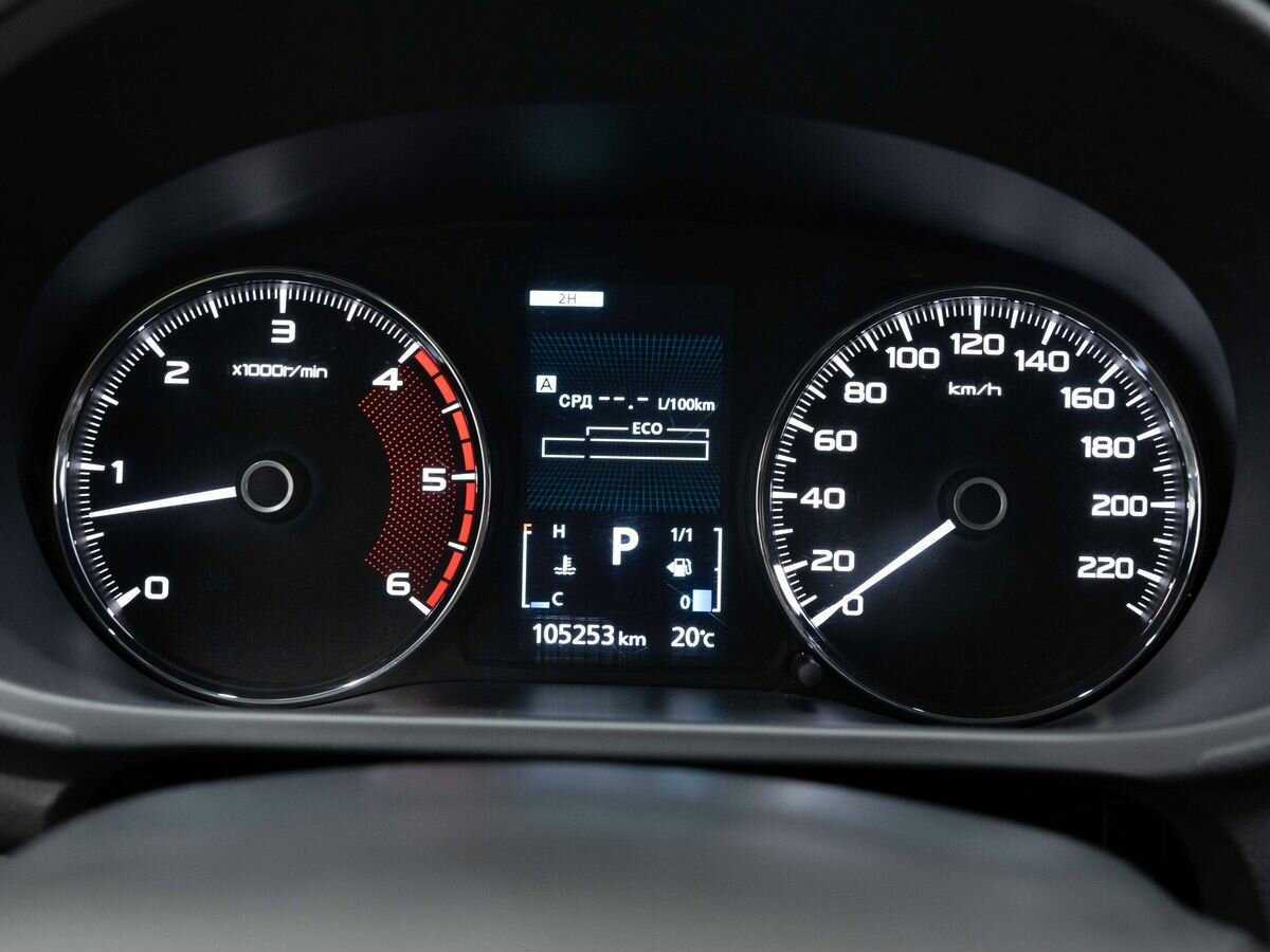 Mitsubishi Pajero Sport с пробегом — 2017 год. Фото: #16