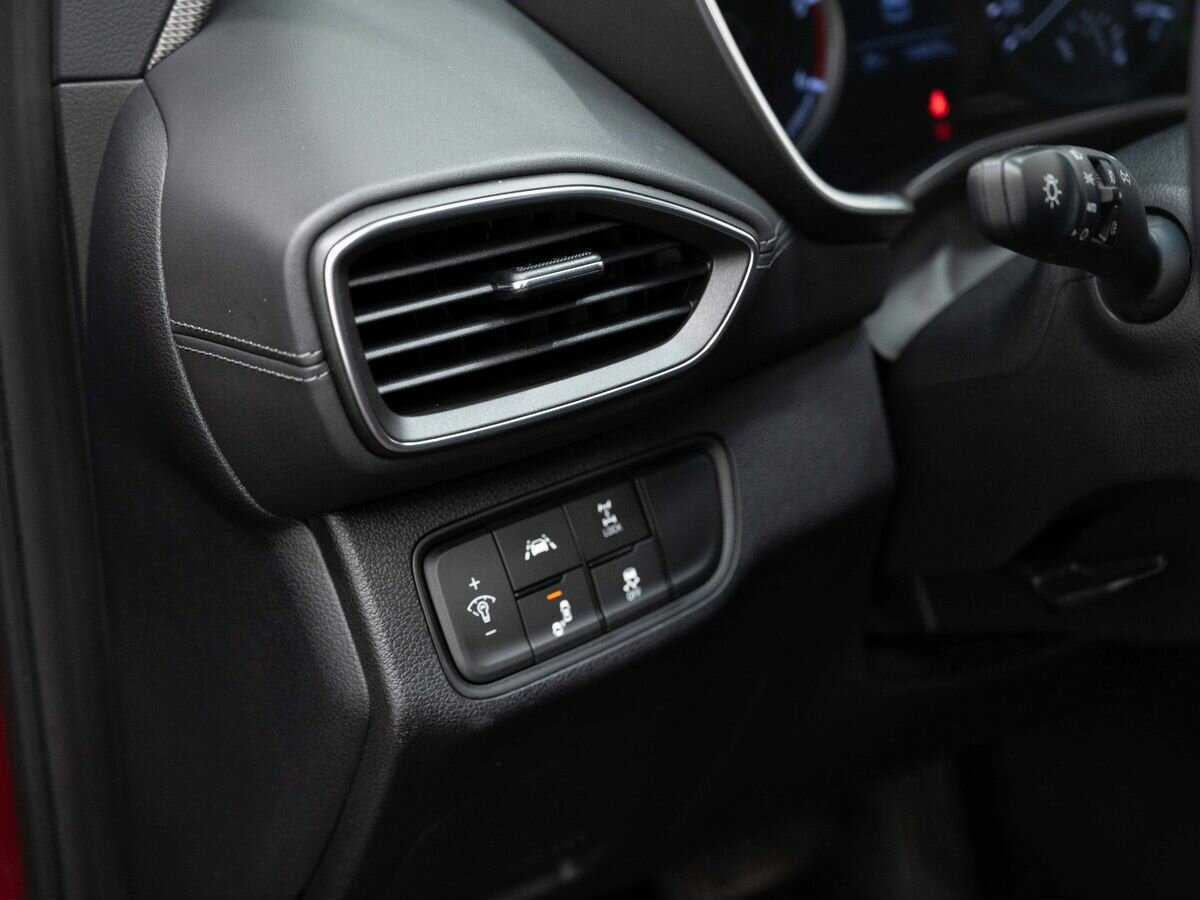 Hyundai Santa Fe с пробегом — 2019 год. Фото: #18