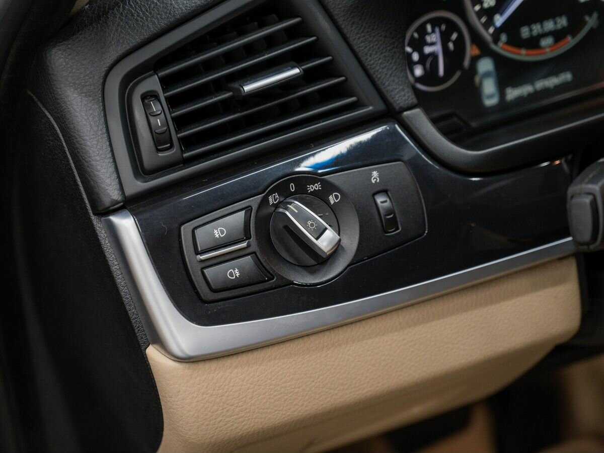 BMW 5 серии с пробегом — 2014 год. Фото: #15