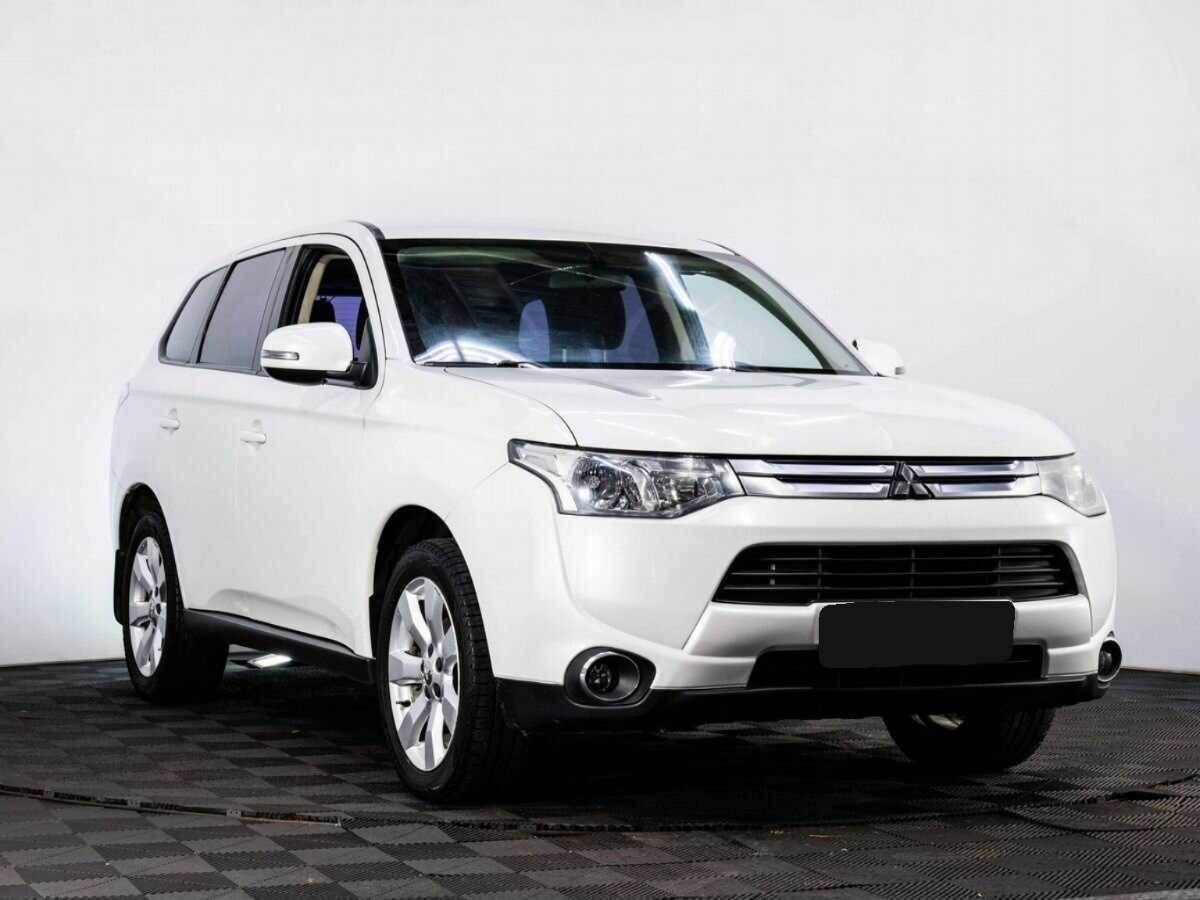 Mitsubishi Outlander с пробегом — 2014 год. Фото: #2