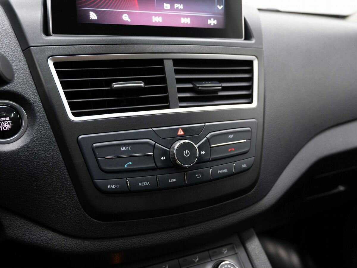 FAW Besturn X40 с пробегом — 2019 год. Фото: #17