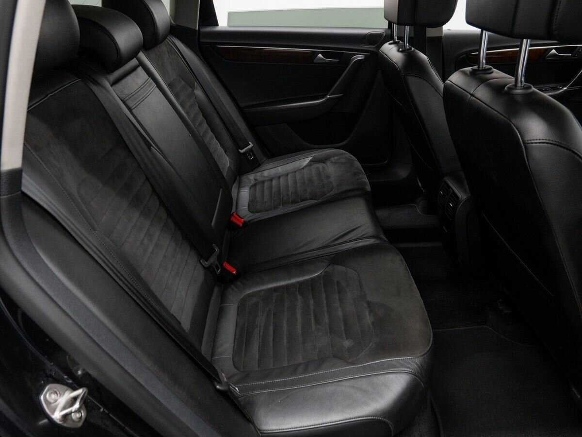 Volkswagen Passat с пробегом — 2012 год. Фото: #8