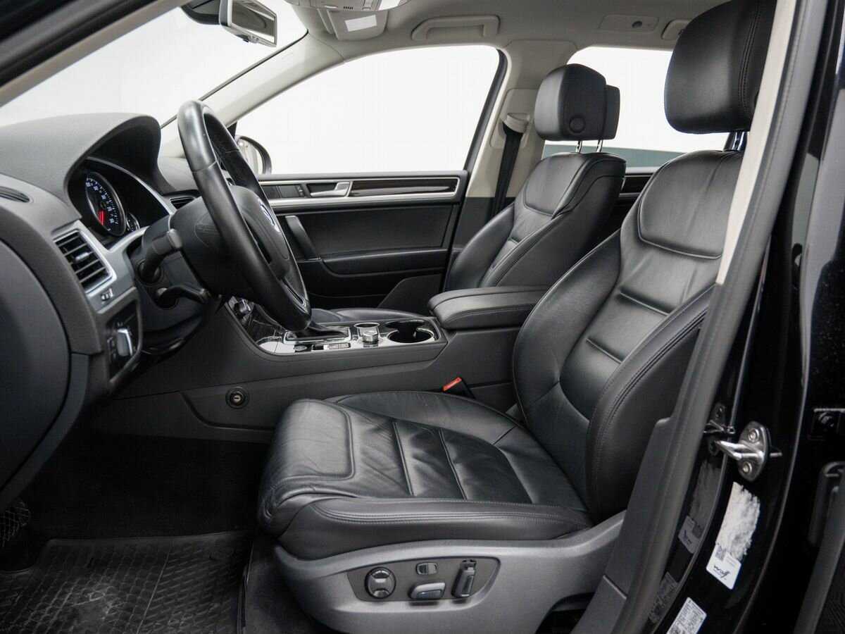 Volkswagen Touareg с пробегом — 2016 год. Фото: #13