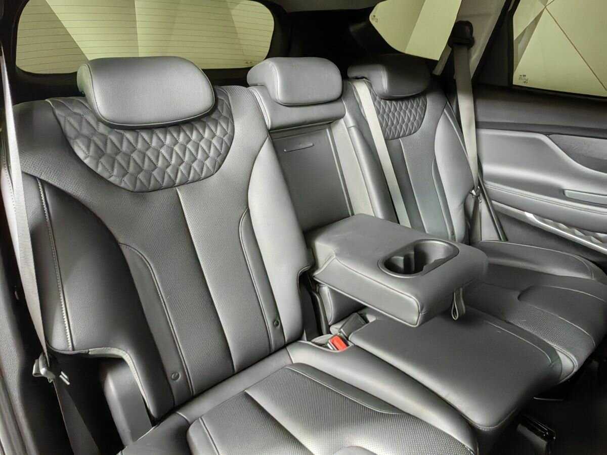 Hyundai Santa Fe с пробегом — 2019 год. Фото: #12