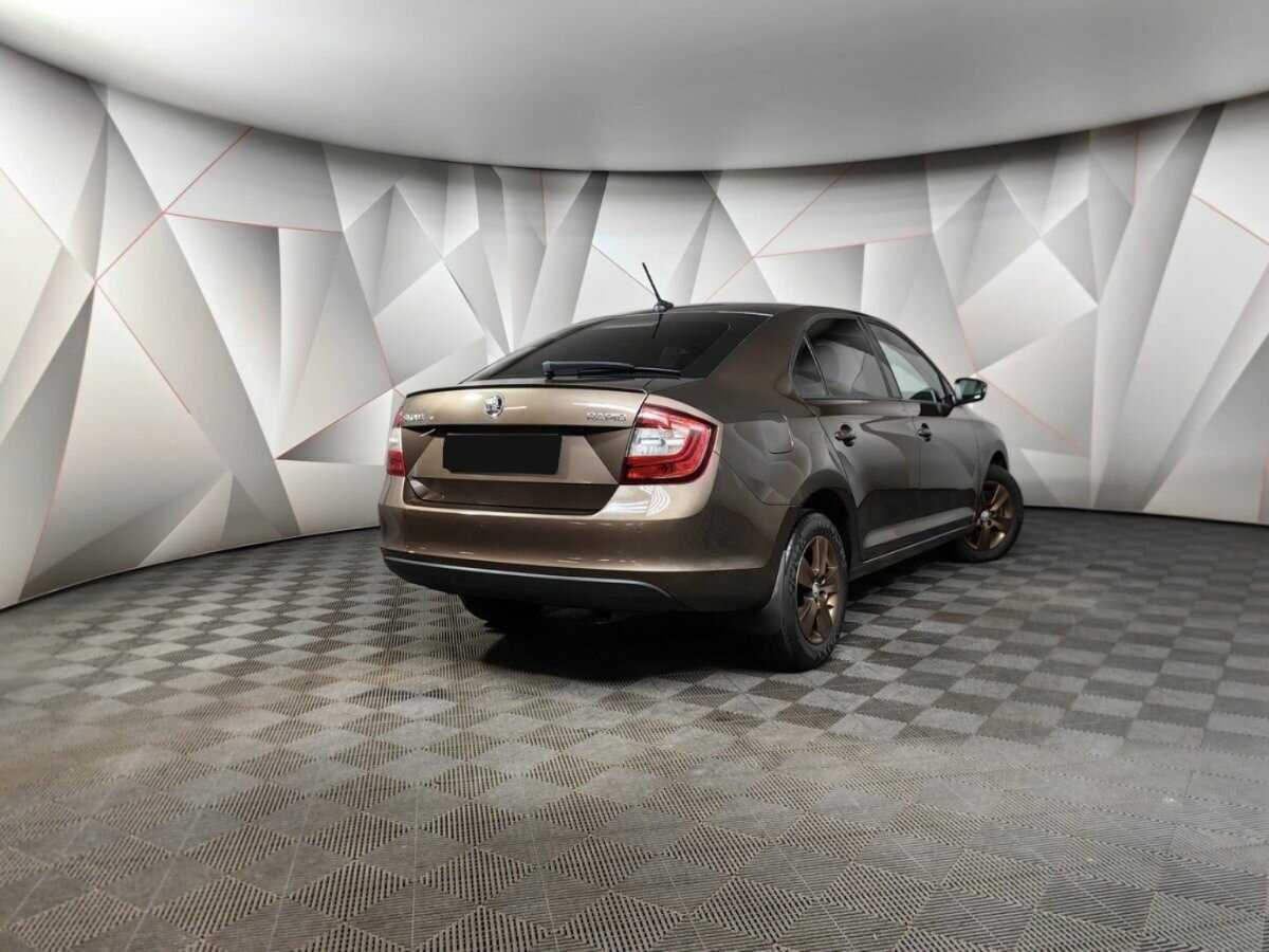 Skoda Rapid с пробегом — 2018 год. Фото: #1