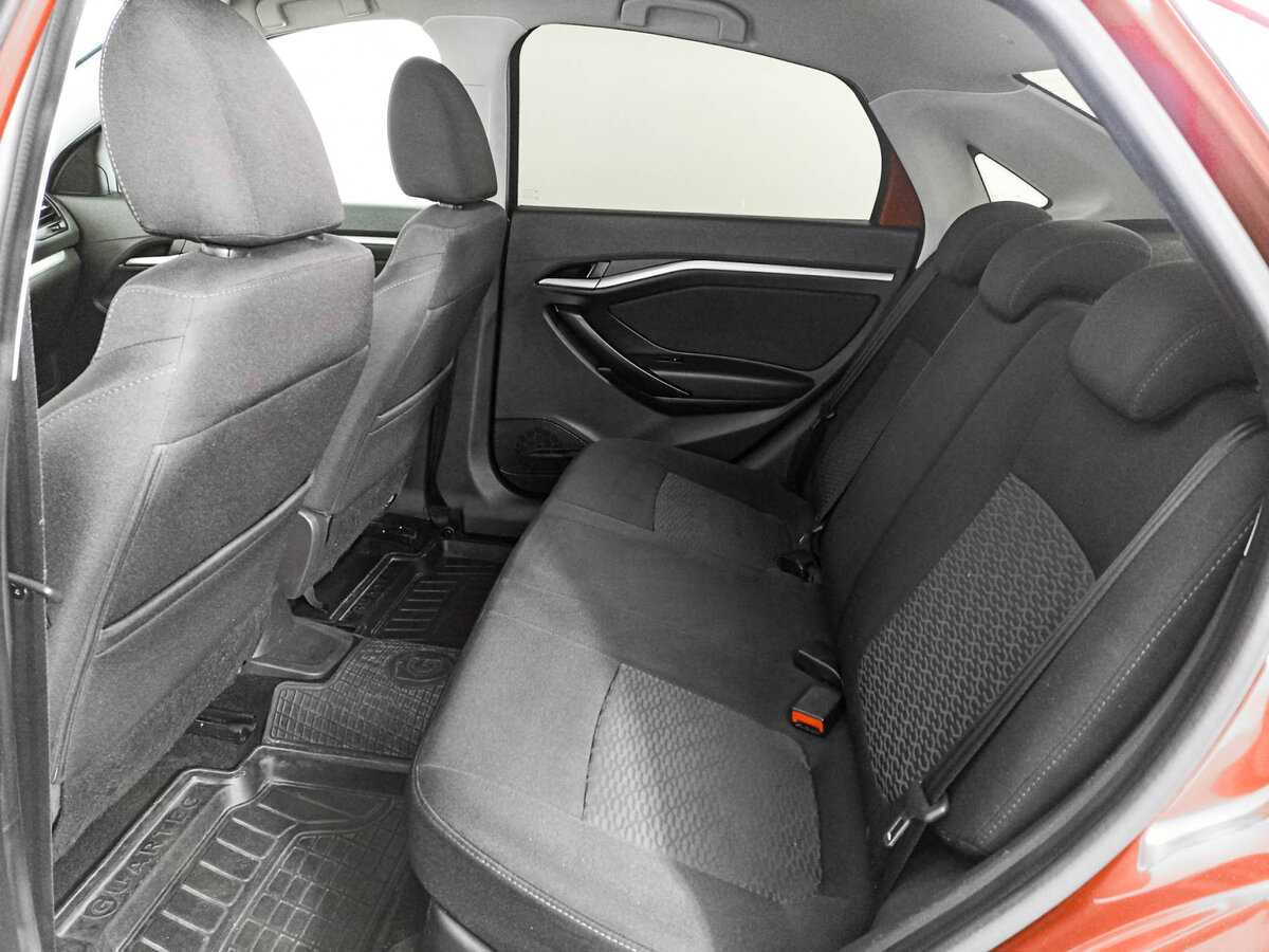 Lada (ВАЗ) Vesta с пробегом — 2017 год. Фото: #9