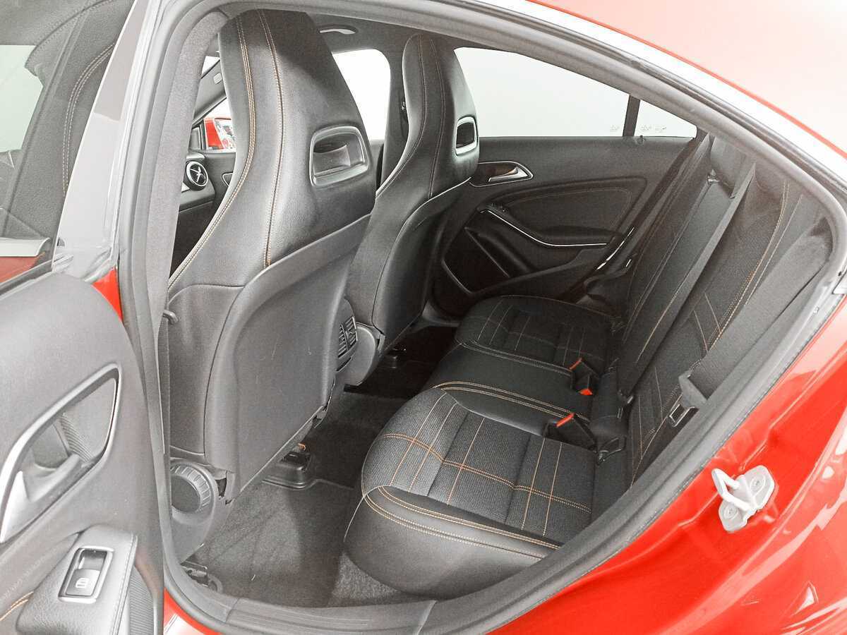 Mercedes-Benz CLA с пробегом — 2015 год. Фото: #9