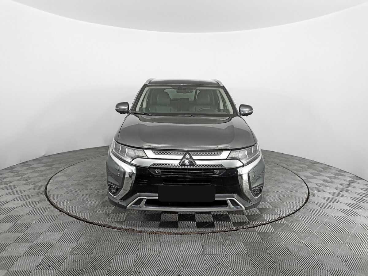 Mitsubishi Outlander с пробегом — 2021 год. Фото: #1