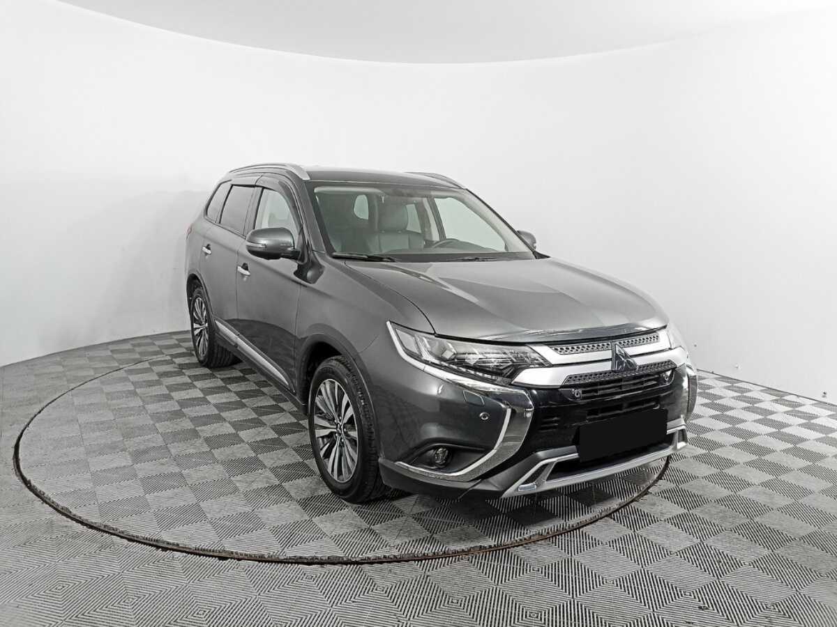 Mitsubishi Outlander с пробегом — 2021 год. Фото: #2