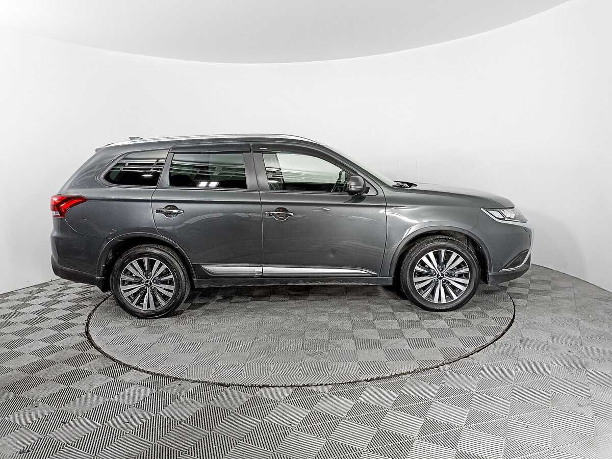 Mitsubishi Outlander с пробегом — 2021 год. Фото: #3