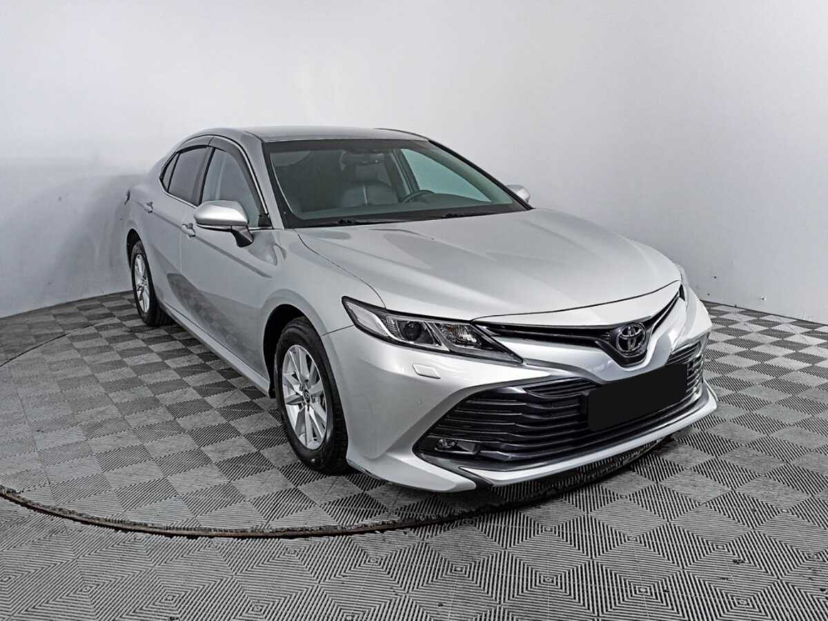 Toyota Camry с пробегом — 2019 год. Фото: #2