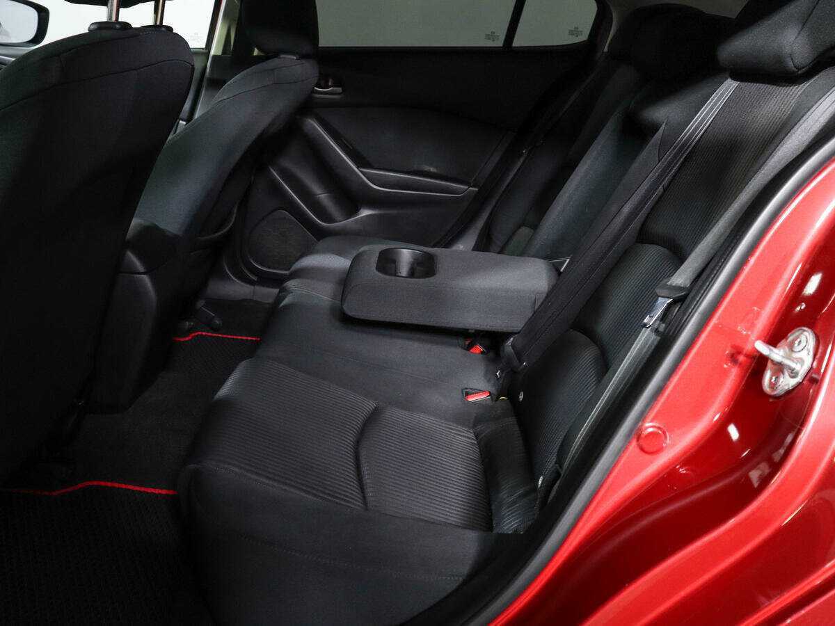 Mazda 3 с пробегом — 2013 год. Фото: #6