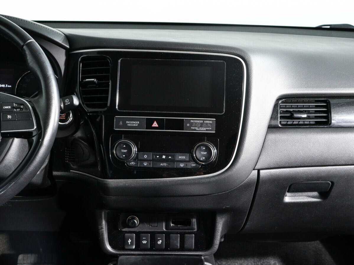 Mitsubishi Outlander с пробегом — 2018 год. Фото: #12