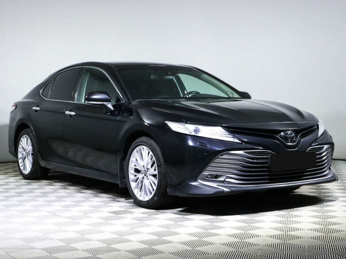 Toyota Camry с пробегом — 2018 год. Фото: #2