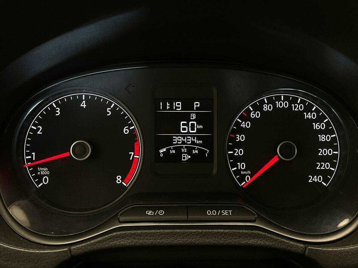 Volkswagen Polo с пробегом — 2018 год. Фото: #18