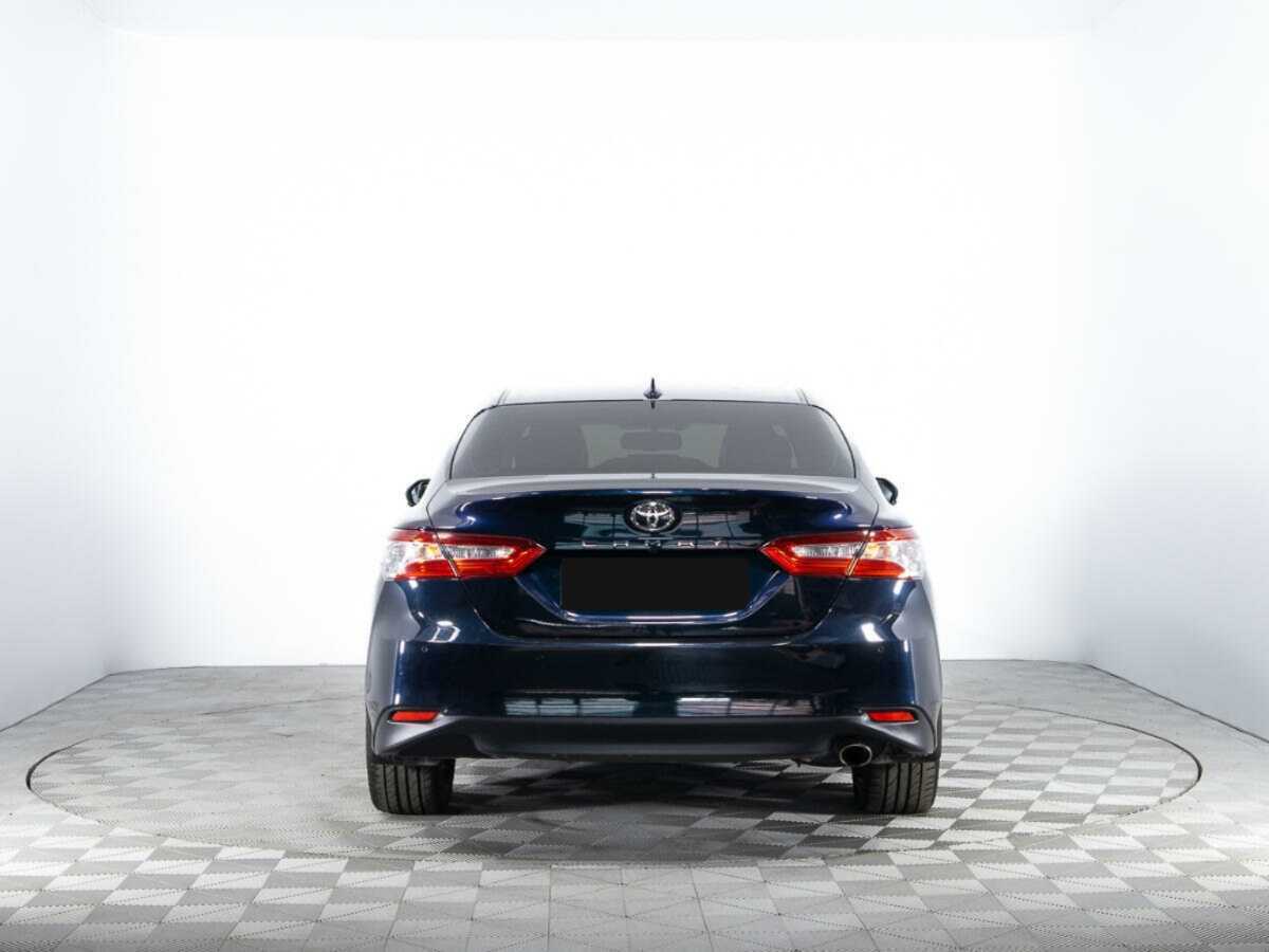 Toyota Camry с пробегом — 2018 год. Фото: #5