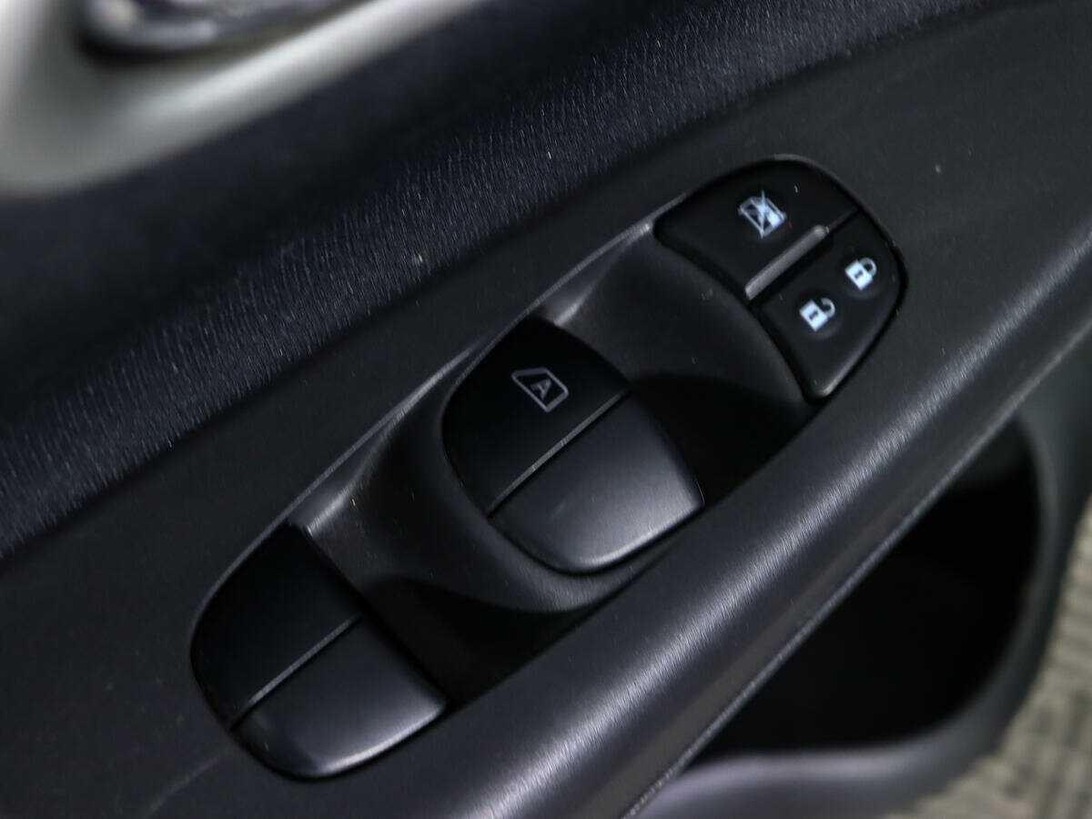 Nissan Sentra с пробегом — 2015 год. Фото: #14