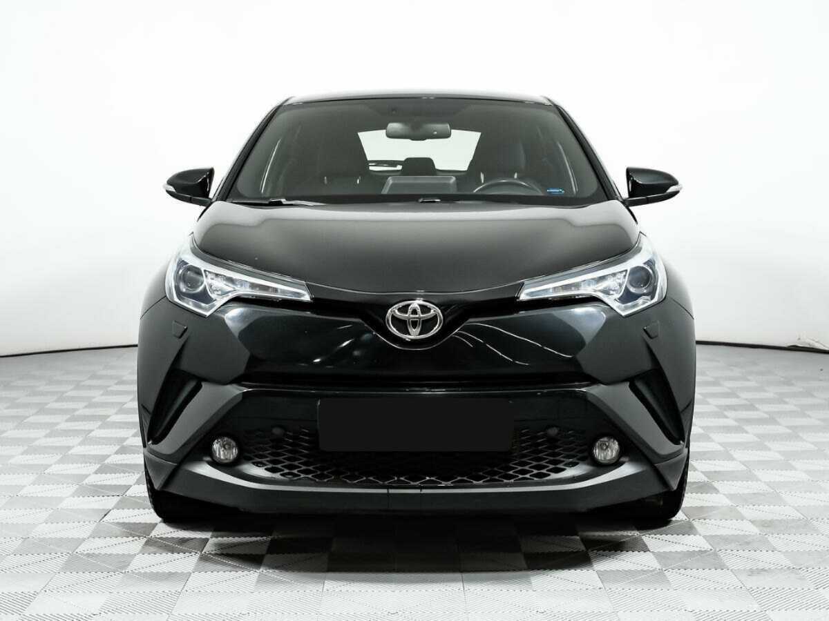 Toyota C-HR с пробегом — 2018 год. Фото: #1