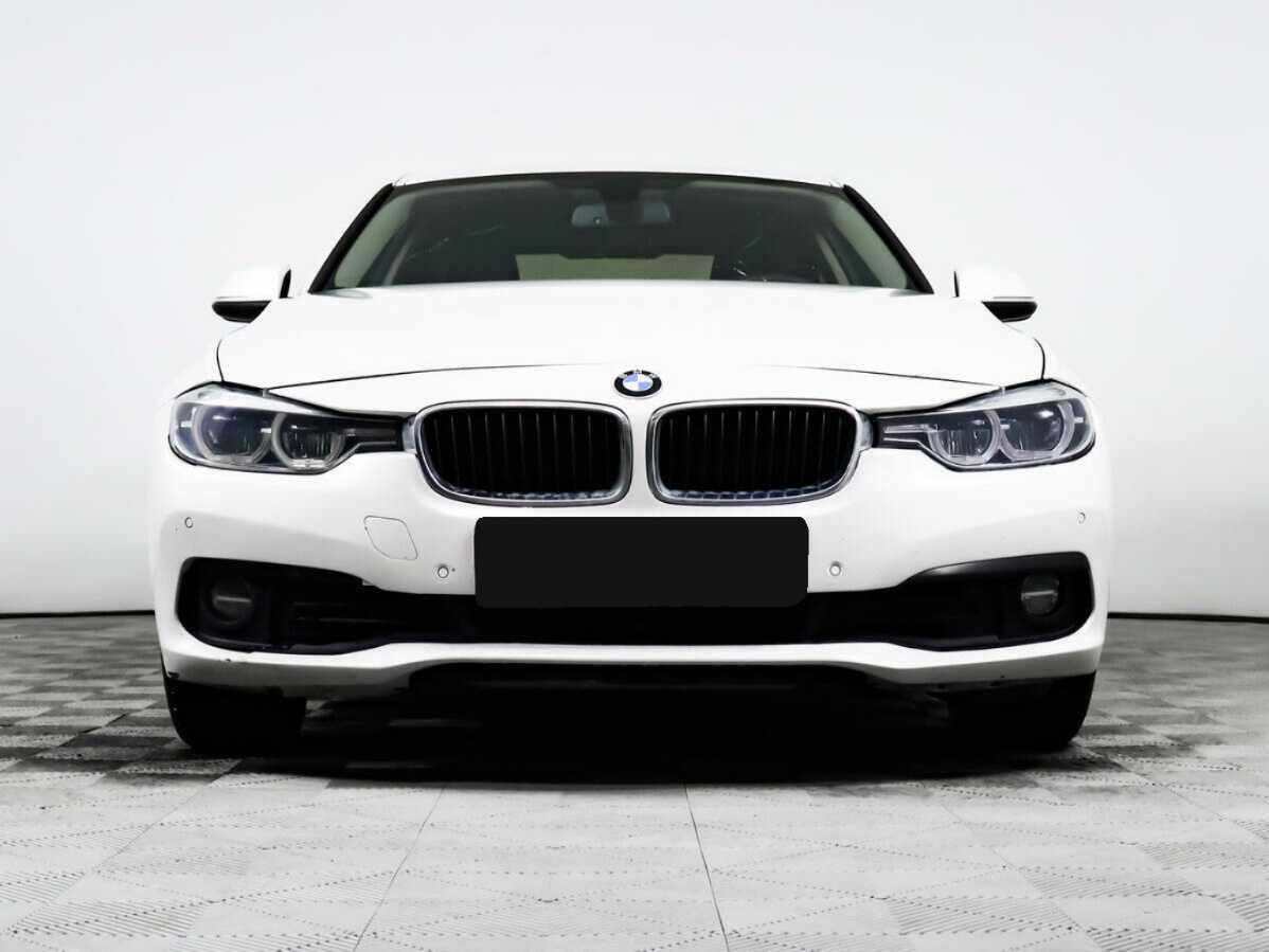 BMW 3 серии с пробегом — 2018 год. Фото: #1